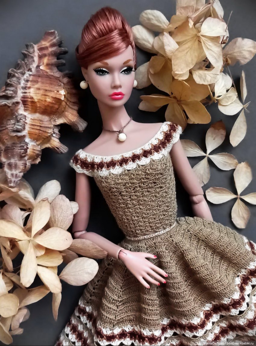 Вязаная одежда для кукол - часть двадцать третья - снова платья