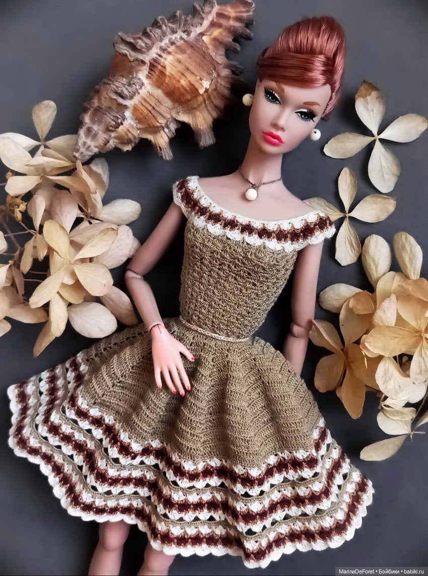 Вязаная одежда для кукол - часть двадцать третья - снова платья