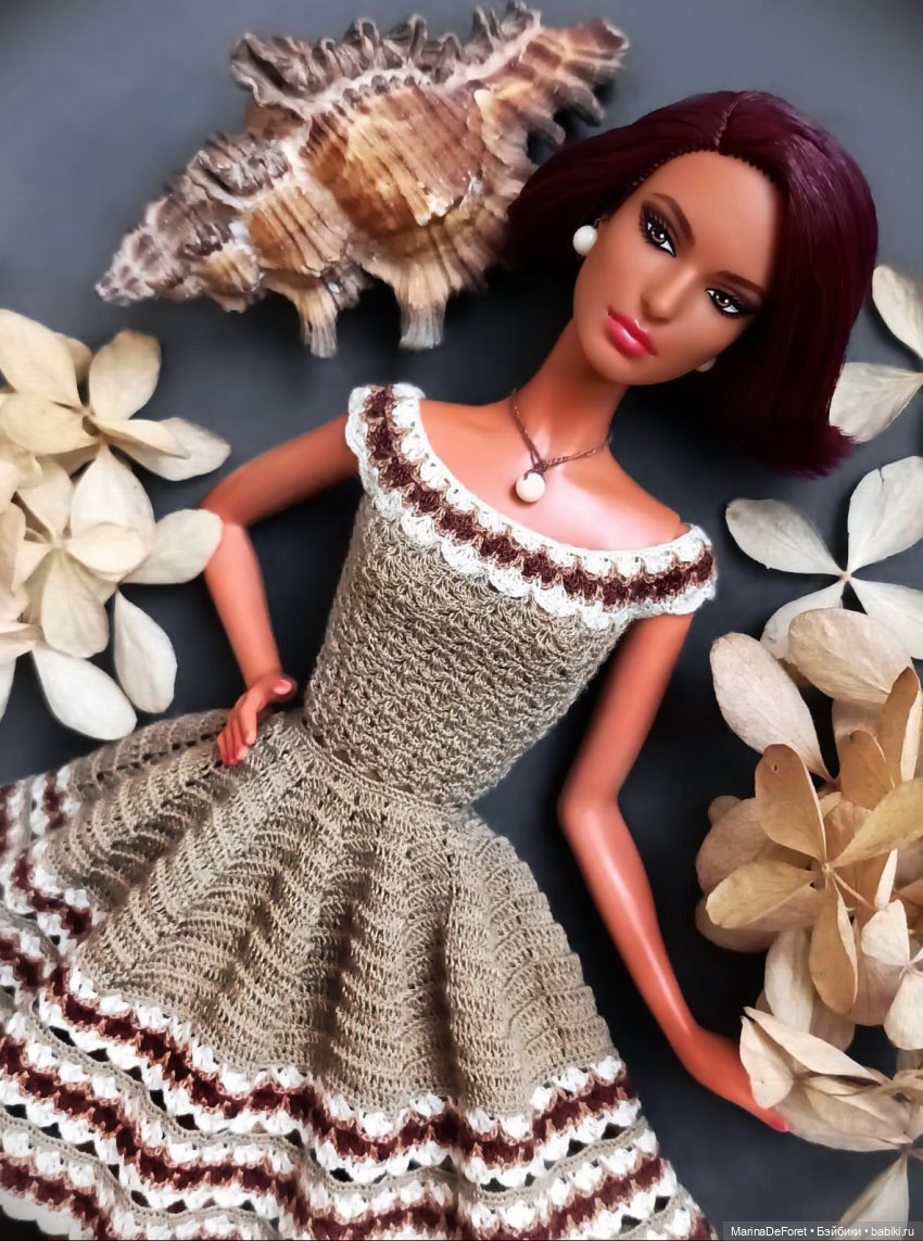 Вязаная одежда для кукол - часть двадцать третья - снова платья