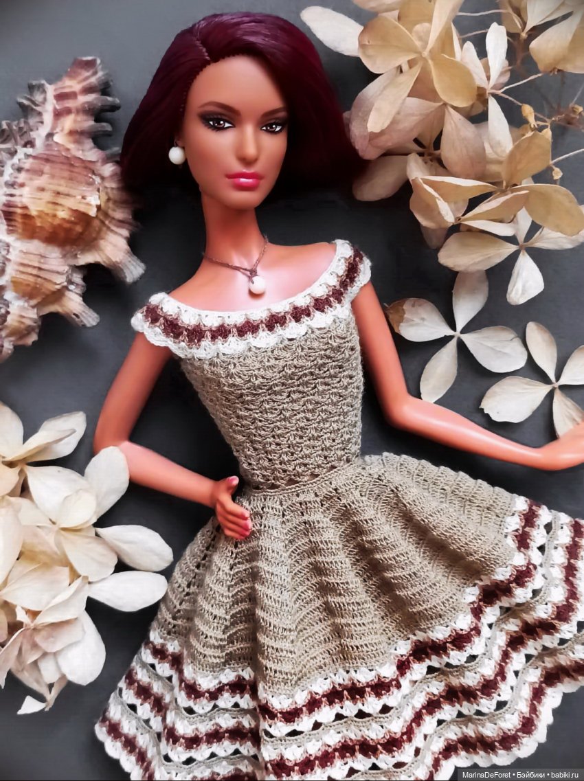 Вязаная одежда для кукол - часть двадцать третья - снова платья