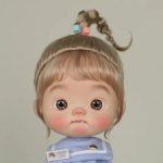 Парик Awen 9-10 с хвостиком, косичкой и разноцветной резинкой