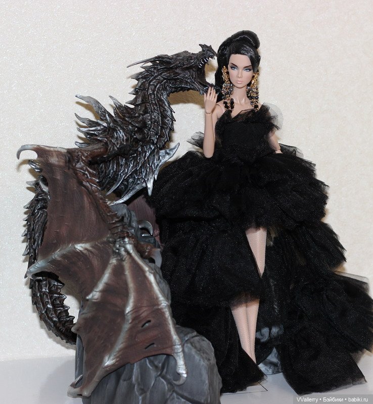 Skyrim Collector's Edition: Alduin Statue (фото 8)