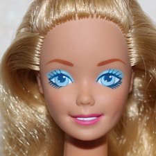 Fun To Dress Barbie 1988