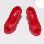 Красная обувь на барби (несколько)