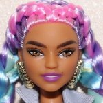 Barbie Экстра с радужными косичками