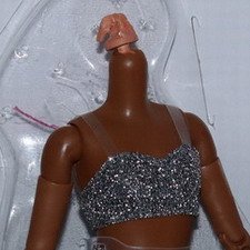 Тело в аутфите Barbie Looks #7