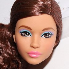 Голова Barbie 35th Anniversary Teresa с дефектом