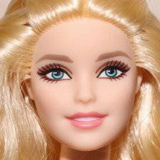 Barbie 2016 Holiday Doll