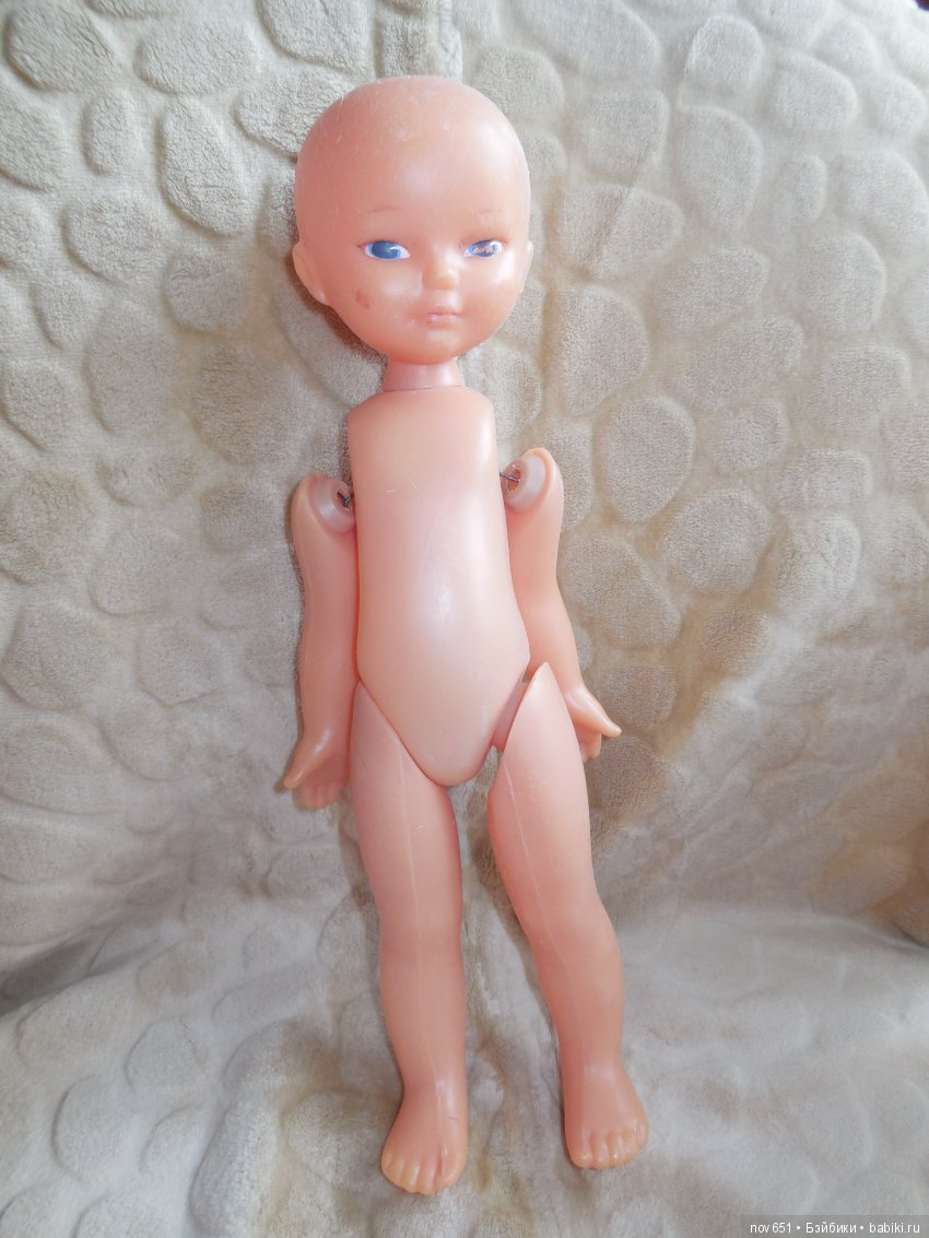 Два клейма на одной кукле