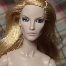 Fashion Royalty Elyse Key Pieces