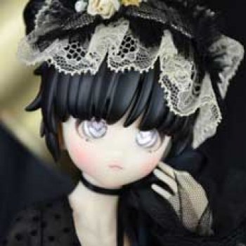 Кофейный зайчик в черных кружевах