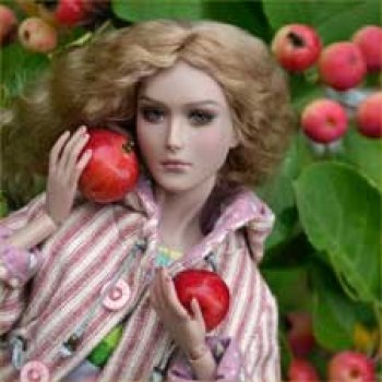 Девушка с яблоками