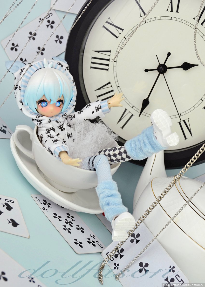 Белый кролик и другие. Чайные зайчики ныряют в нору