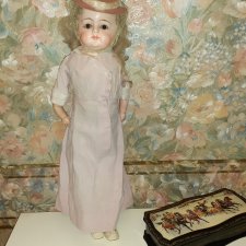 Антикварная кукла из папье маше