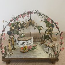 Антикварная французская беседка.