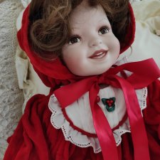 Очень красивая парадная кукла Crristmas Carol