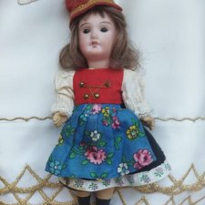 Антикварная малышка