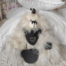 Фантазийный очень крутой мишка MCM