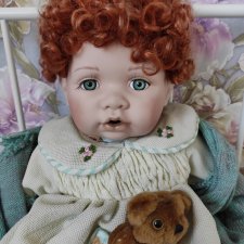 Крупная малышка фарфор