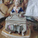 Красивая статуэтка