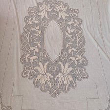 Антикварная филейная вышивка по сетке