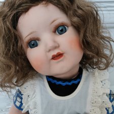 Очень красивая целулоидная кукла