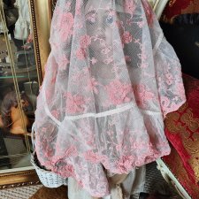 Антикварное кружево для нарядов