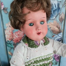 Красивая большая кукла