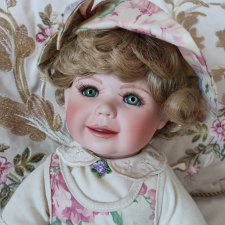 Фарфоровая кукла 1994 г. Chelsea by Connie Walser Derek от Hamilton Collection