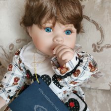 Красивая характерная фарфорка