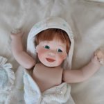 Цельнофарфоровый малыш Эштон Дрейк