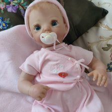 Нежнейшая интерактивная зефирка Эштон Дрейк