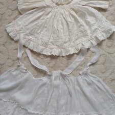 Платье и фартук для антикварной куклы