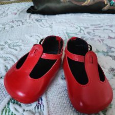 Роскошные красные черевички