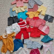 Большой лот винтажной одежды для кукол