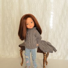 Свитер для кукол Paola Reina  и куколок с аналогичными размерами