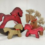 Лошадки деревянные)