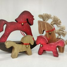 Лошадки деревянные)