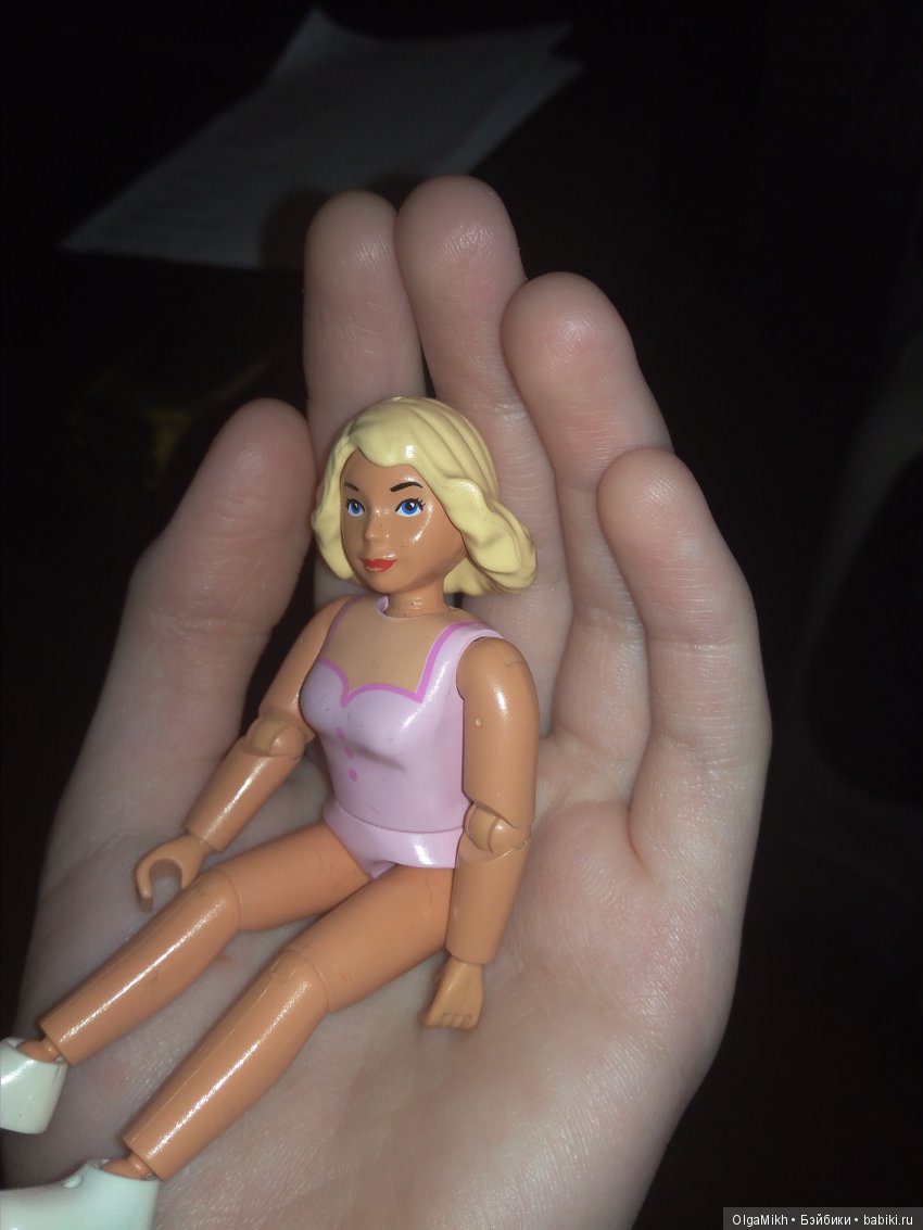 У меня тоже такая есть! Только она побольше,9.5 см. Везде со мной ездит , как-нибудь сделаю топик про неё топик.