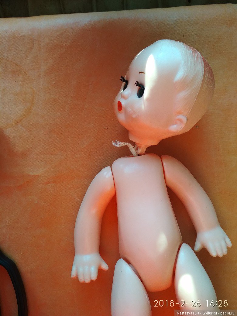 Перетяжка резинки в советской пластмассовой кукле (фото 4)