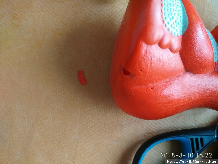 Как заклеить трещины и дырки в целлулоиде