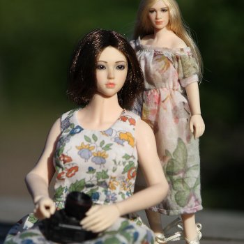 Две силиконовые девочки