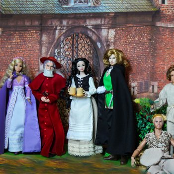 Жители замка на окраине приветствуют шествие Ландсхутовской свадьбы