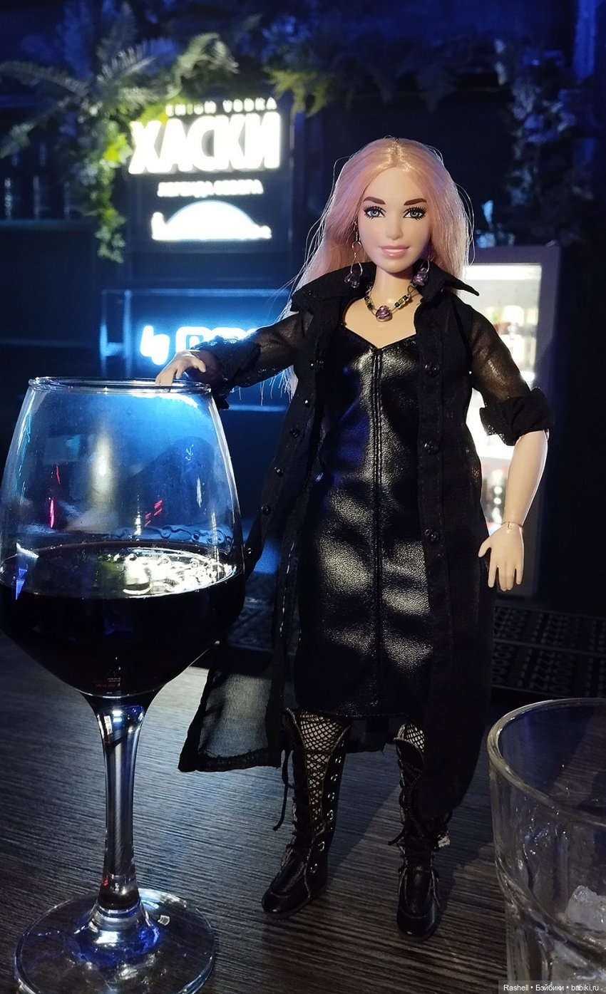 Отпуск 11/24. Гердочка продолжает гулять в Москве. И еще один Хеллоуин