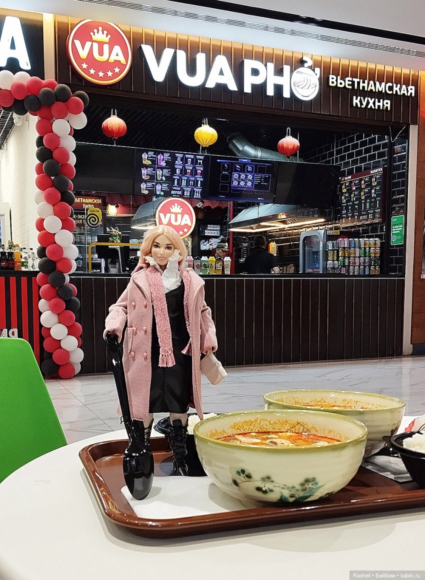 Отпуск 11/24. Гердочка продолжает гулять в Москве. И еще один Хеллоуин