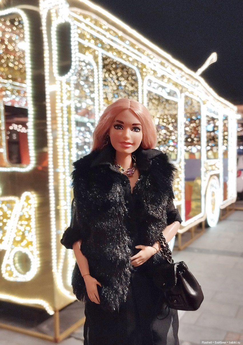 Отпуск 11/24. Гердочка продолжает гулять в Москве. И еще один Хеллоуин