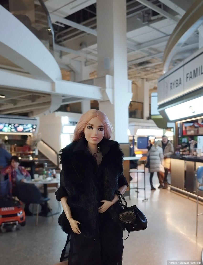 Отпуск 11/24. Гердочка продолжает гулять в Москве. И еще один Хеллоуин