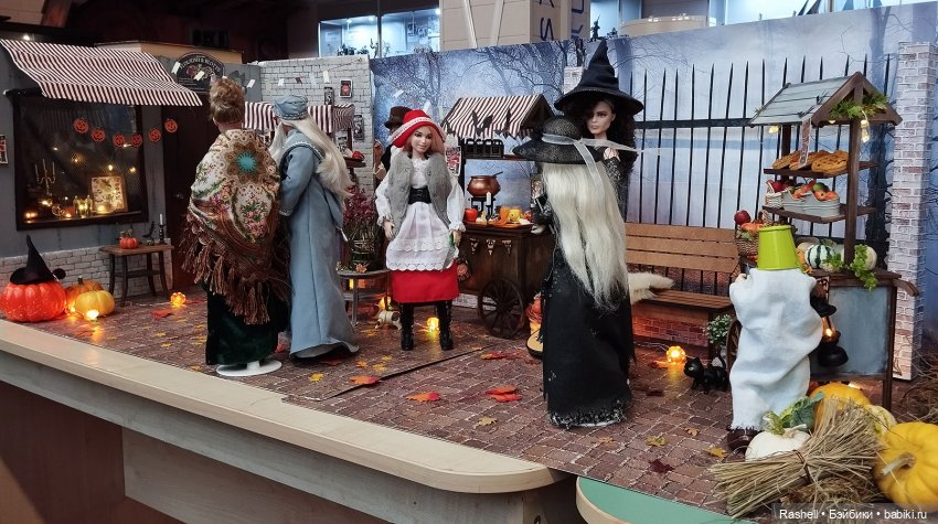 Отпуск 11/24. Гердочка продолжает гулять в Москве. И еще один Хеллоуин