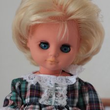 Винтажная кукла ГДР из бархатного винила
