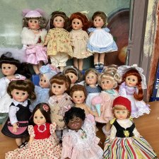 Рыжие - есть, блондинки - есть, шатенки - есть… огласите весь список, пжалуйста